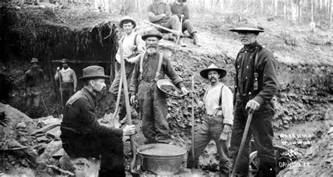 Klondike Gold Rush: 39 Fascinating Historical Photos