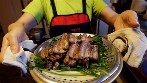 Tradition of serving dog meat fades in South Korea