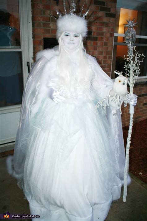 Adult Ice Queen Costume | Creative DIY Costumes - Photo 3/5