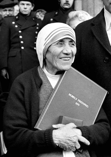 Mother Teresa made a Saint, canonisation to take place in 2016 - Rediff.com India News