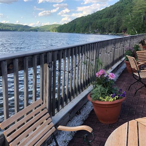 This Resort With Lake Views In Vermont Is Perfect For A Getaway