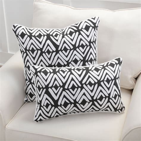 Get Wows with Black & White Pillows | Throw pillows, Square throw ...