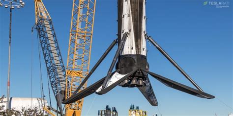 SpaceX retracts Falcon 9 booster's landing legs a second time after ...