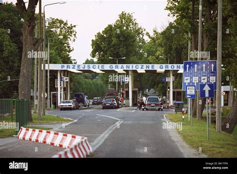 Poland russia border hi-res stock photography and images - Alamy