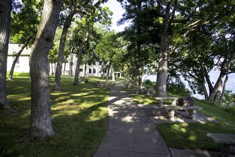 Shaded hiking path at Green Lake image - Free stock photo - Public ...