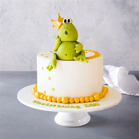 King Kermit the Frog Birthday Cake