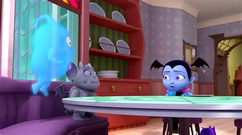 Pin van Darryl op Vampirina in 2020