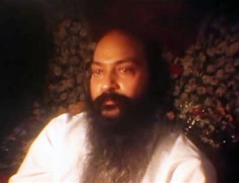 File:Osho Rajneesh 3.jpg - Wikimedia Commons