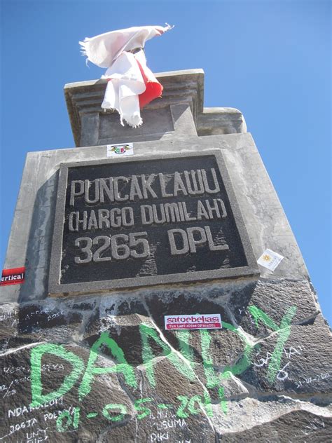 SETAPAK KECIL: Gunung Lawu (Cemoro Kandang)