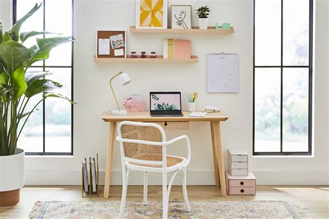 Desk Decor Ideas to Try in Your Office