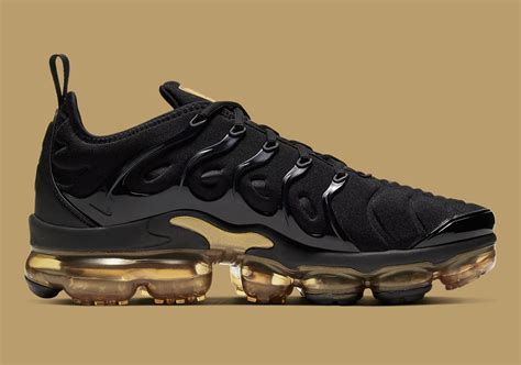 Nike Air VaporMax Plus Black Gold CW7299-001 | SneakerNews.com