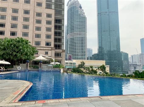 Mandarin Oriental hotel Kuala Lumpur review - Turning left for less