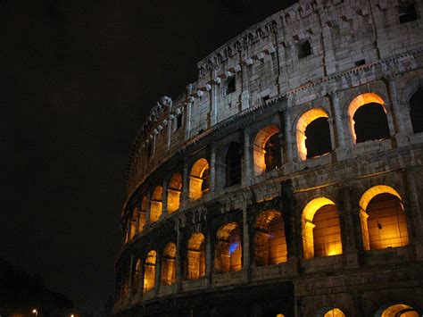 File:Roman Colosseum at Night - panoramio.jpg - Wikimedia Commons