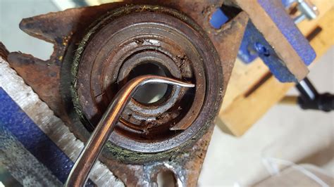 John Deere Mower Deck Spindle Bearing Replacement : 13 Steps (with Pictures) - Instructables