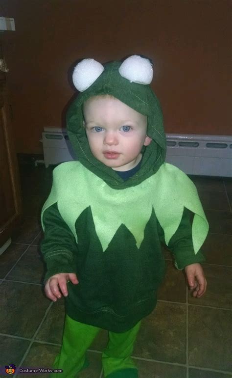 Kermit the Frog Costume | Creative DIY Costumes