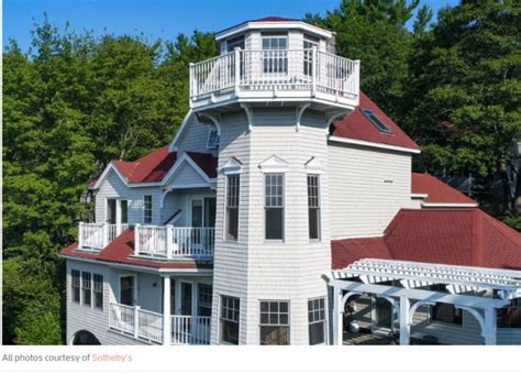 Lighthouse-inspired home in Maine asks $1.1M | Home, House styles, Lighthouse