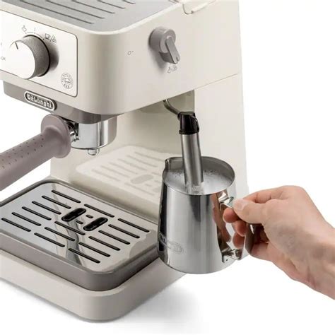 DeLonghi Stilosa Manual pump espresso coffee machine Cream | EC260.CR - expert.ie