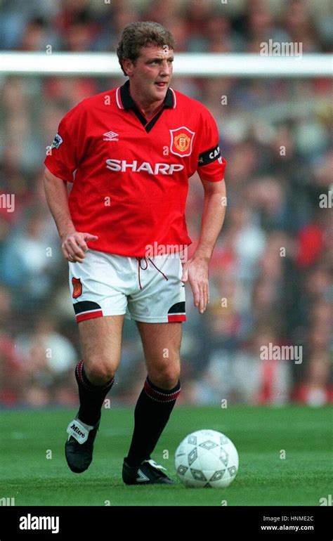 STEVE BRUCE MANCHESTER UNITED FC 26 October 1995 Stock Photo - Alamy