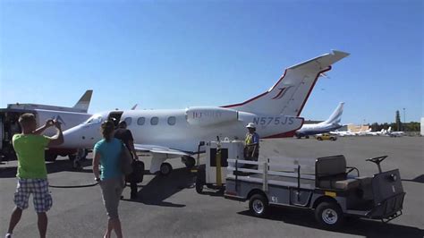 Flying JetSuite from Las Vegas to Orange County - YouTube