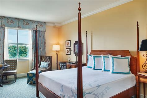 Charleston SC Hotels | Rooms & Suites | HarbourView Inn