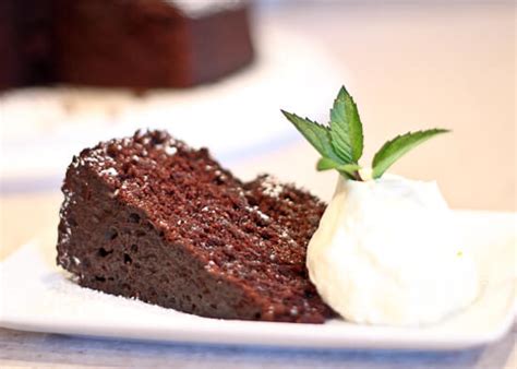 Vegan Low Fat Chocolate Cake - The Spiced Life