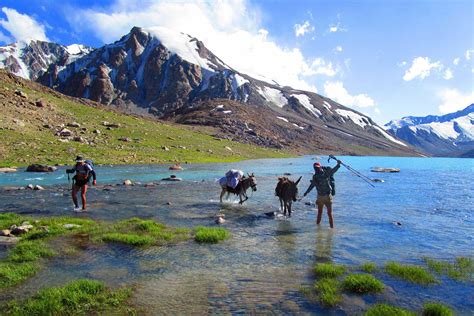 Tajikistan: Women Mountain Guides Scale New Peaks | Institute for War and Peace Reporting