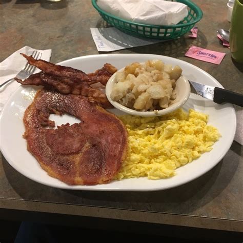 Danview Restaurant - 31 Photos & 14 Reviews - Breakfast & Brunch - 116 ...