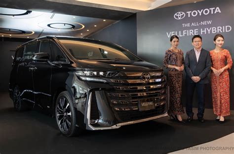 All-new Toyota Vellfire Hybrid arrives in Singapore: The ultimate towkay chariot awaits you ...