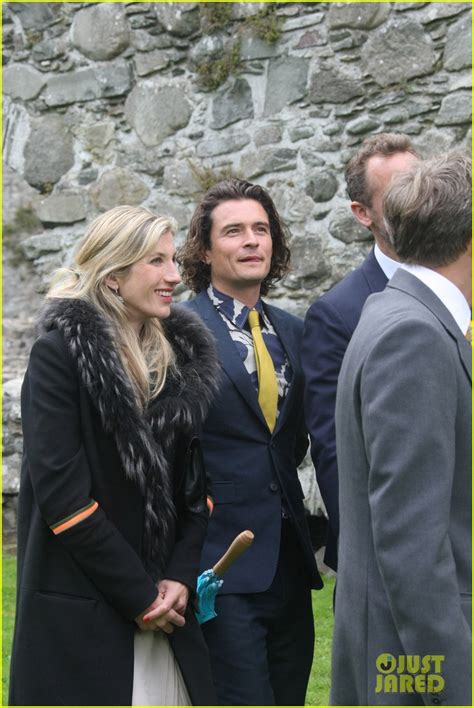 Full Sized Photo of orlando bloom takes selfies wedding ireland 05 ...