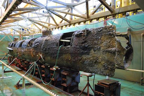 Cleaned of encrustations, the H.L. Hunley becomes a real submarine ...