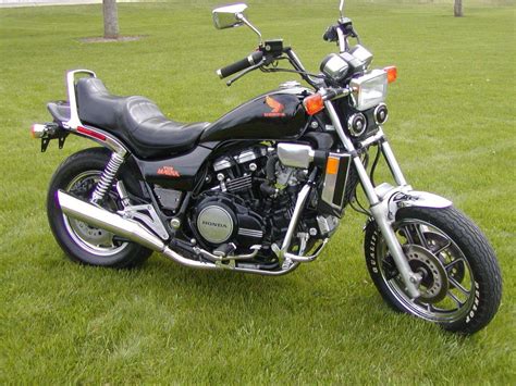 1984 Honda Magna V65 | Bike-urious