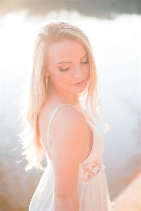 Lauren Senior Portraits | Birdsong Louis Photography Team