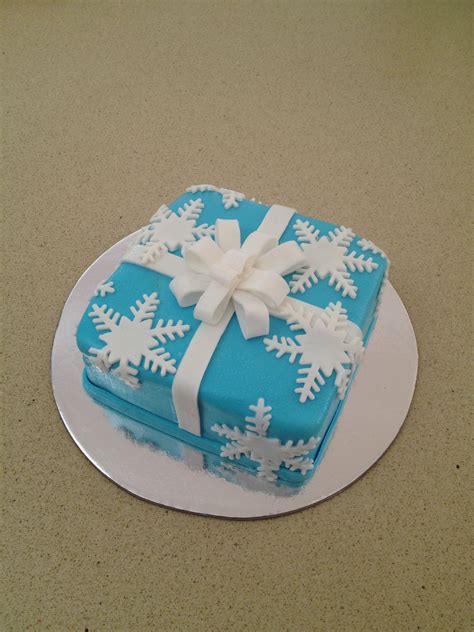 Christmas gift box mini cake | Cake, Mini cakes