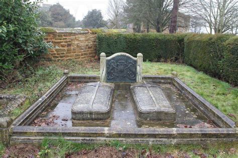 Princess Diana Grave Empty -- Royal Buried At Family Crypt ...