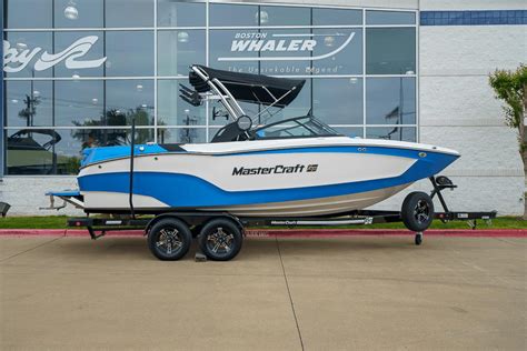 2023 MasterCraft XT22 Ski and Wakeboard for sale - YachtWorld