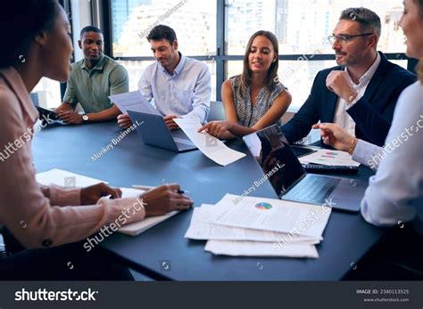 10,530 Business Meeting Around Table Images, Stock Photos, 3D objects, & Vectors | Shutterstock