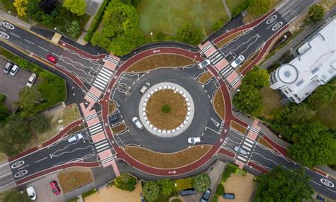 UK’s first Dutch-style roundabout which prioritises cyclists opens in Cambridge - Canary