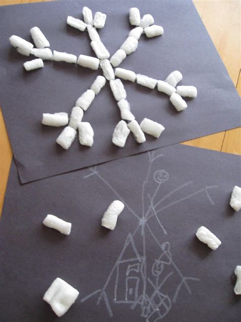 Need a winter craft for toddlers & preschoolers? Try this sensory activity using packing peanuts ...