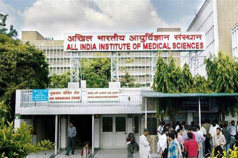 Top 5 Government Hospitals in Delhi - PIPLDELHI.COM