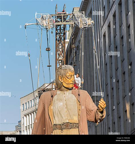 Royal de Luxe - Liverpool Giants Stock Photo - Alamy