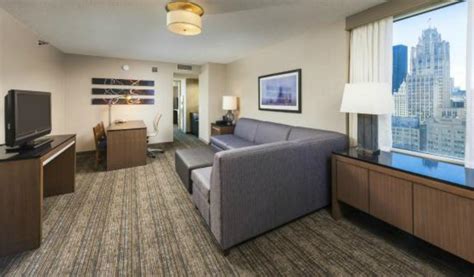 Embassy Suites Hotel Chicago Downtown in Chicago (IL) - Room Deals, Photos & Reviews