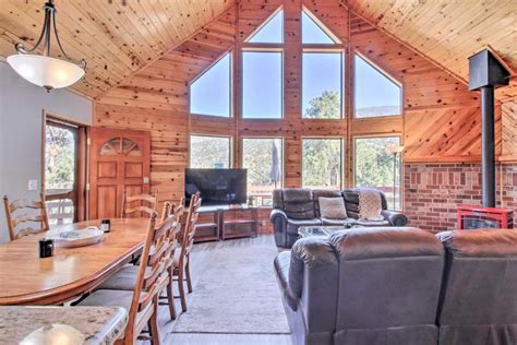 Idyllic Frazier Park Cabin Views, Pool Table, Frazier Park (updated prices 2024)