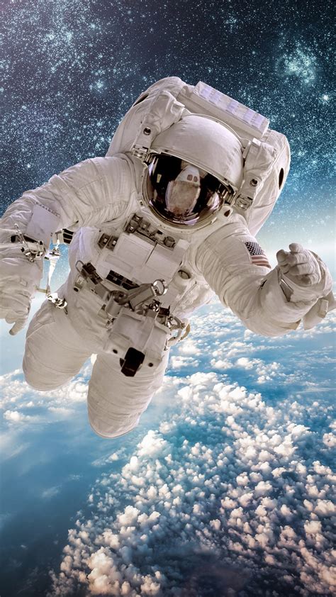 Astronaut Earth Space 4K #20f Wallpaper PC Desktop