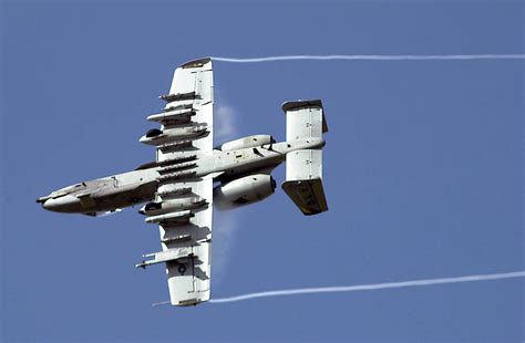 File:A-10 Thunderbolt II 3.jpg - Wikipedia