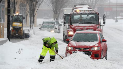 Winter Storm Brings Heavy Snow to the Midwest, Disrupting Travel - The ...