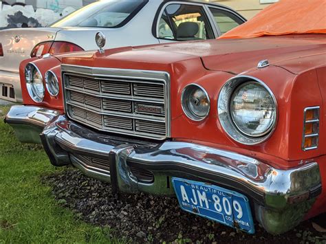 Old Parked Cars Vancouver: 1976 Dodge Charger SE