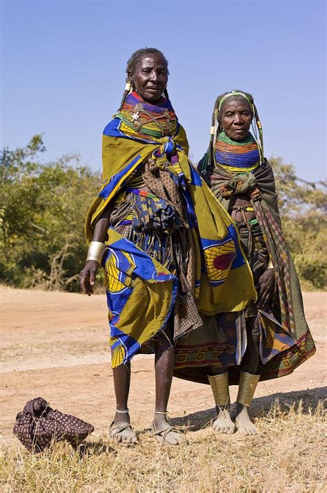 Fifty-Four Pictures Of Traditional African Clothing By Country - Hyento