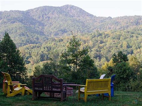 Engadine Inn and Cabins near Asheville (10 Things We Love!)