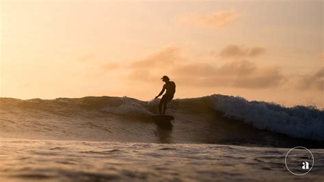 A different perspective of the La Union sunset : r/Philippines