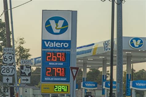 Valero Gas station sign editorial photography. Image of arrow - 221038487